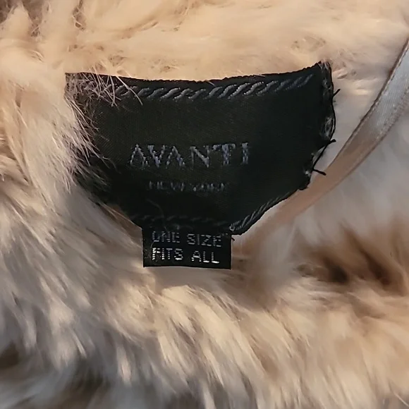 Rabbit Fur Cape - Picture 2 of 3